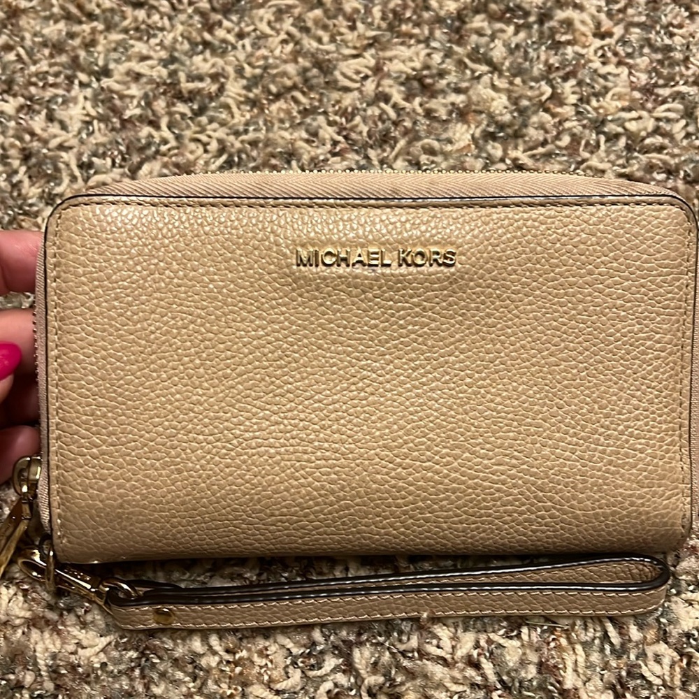 Michael Kors wristlet wallet